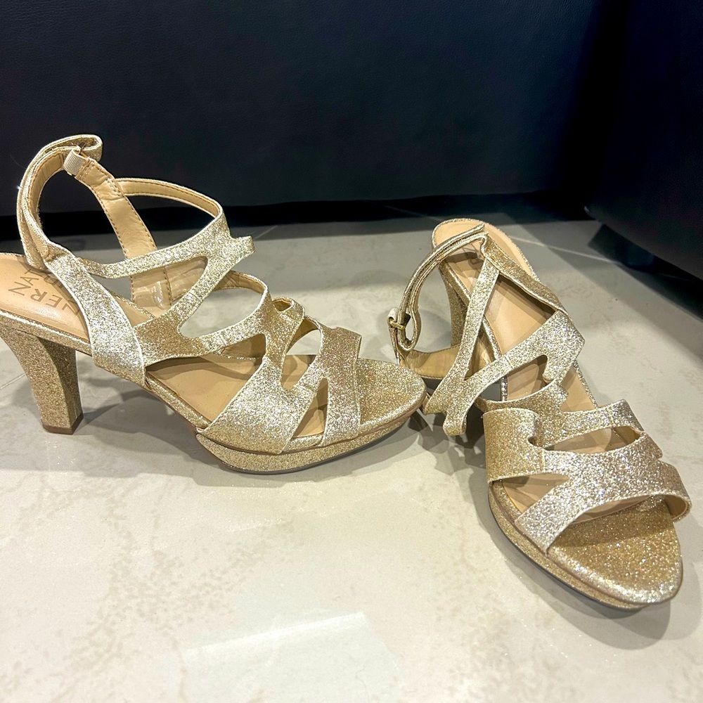 8.5 Naturalizer Heels